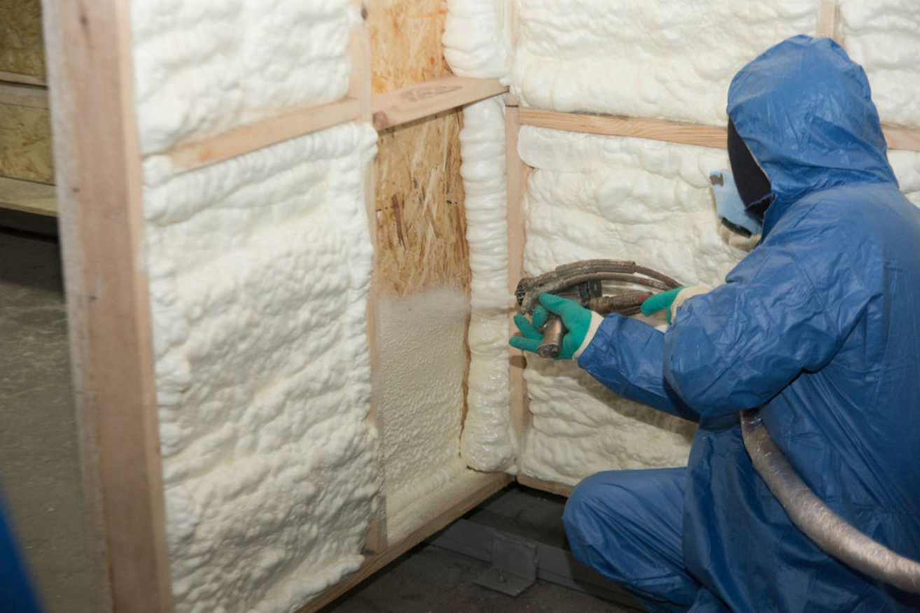 How Spray Foam Insulation Helps Homes Stay Warm in Eagle River AK